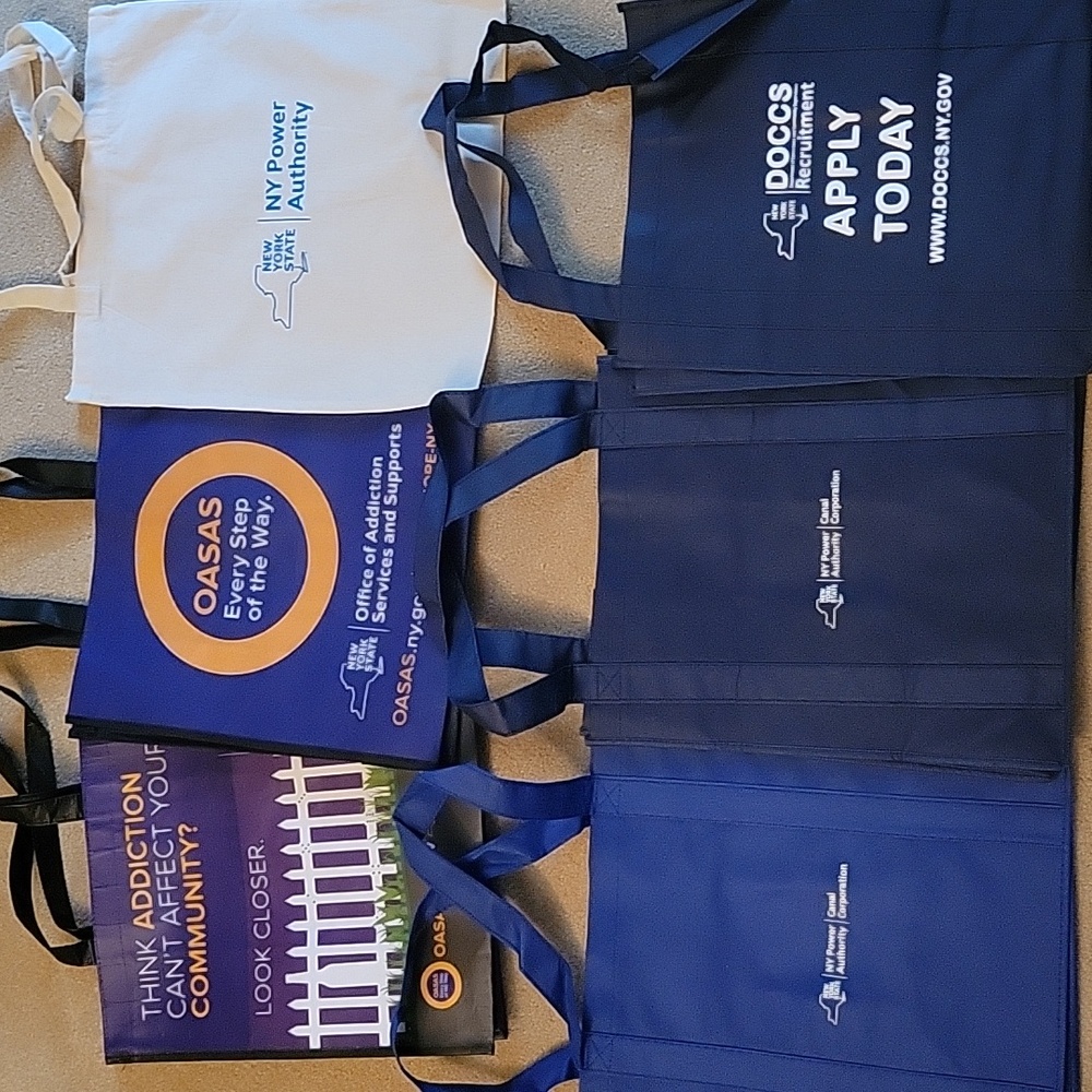 6 NY tote bags
